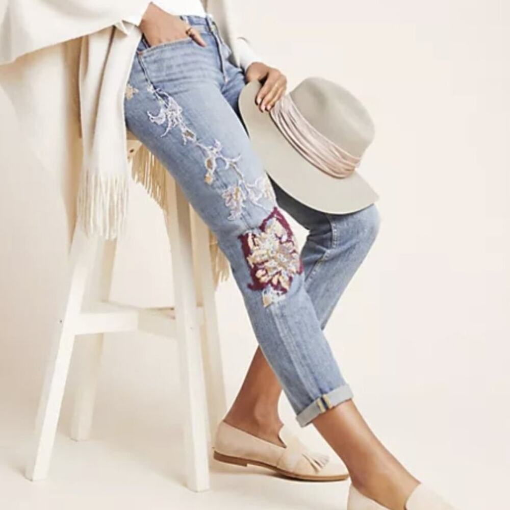 Pilcro Mid Rise Slim Boyfriend Jeans Embroidered Medium Wash Size 28